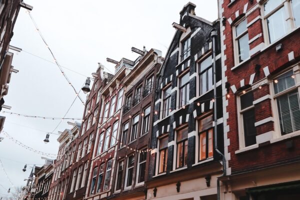 Illegale prostitutie in Amsterdamse studentenkamers 1 foto van Amsterdamse appartementen